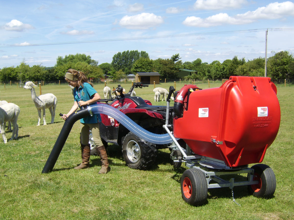 Field vacuums towed by a quad bike